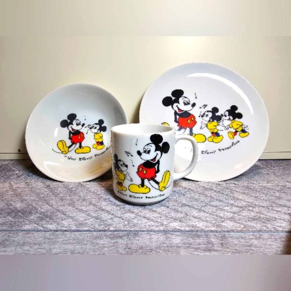Vintage 1970's Japan Walt Disney Mickey Mouse & Friends Plate Bowl & Cup Set